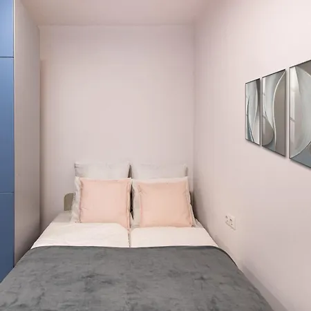 Backyard - Quiet Sleep - Sunny *