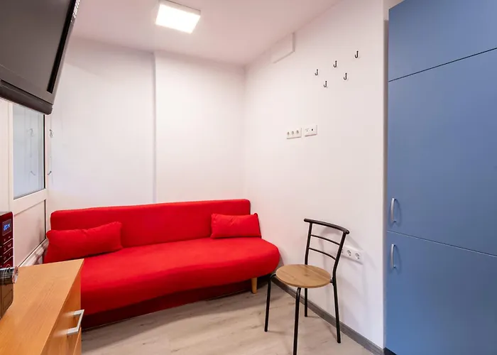 Backyard - Quiet Sleep - Sunny Apartment *