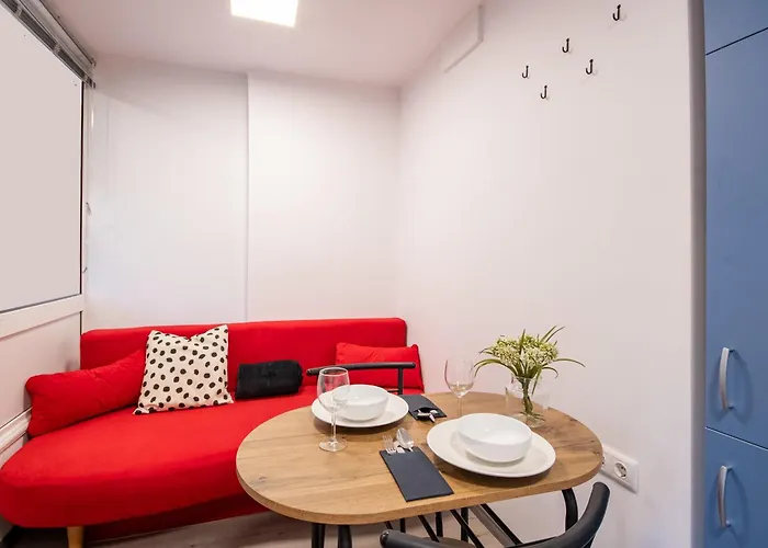 Backyard - Quiet Sleep - Sunny * Budapesta