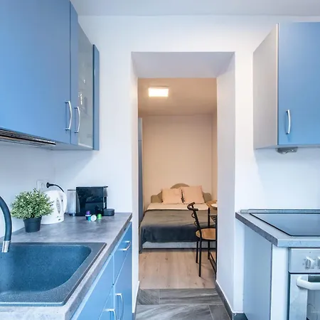 Backyard - Quiet Sleep - Sunny Apartamento Budapeste