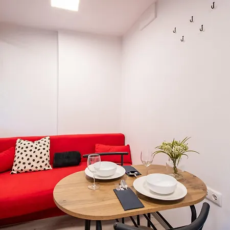 Backyard - Quiet Sleep - Sunny * Budapest